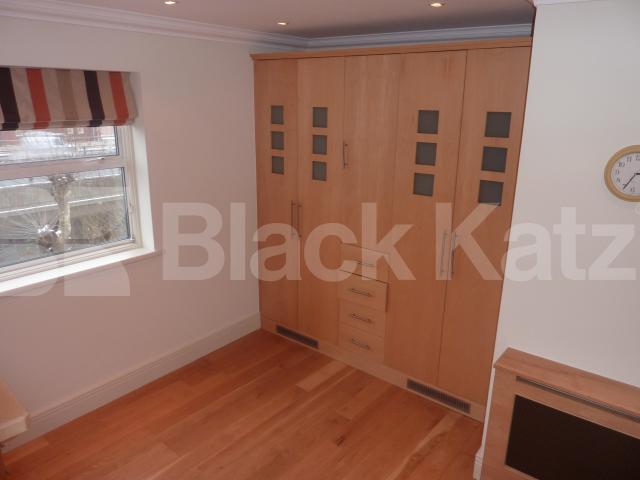 			NEW INSTRUCTION, 1 Bedroom, 1 bath, 1 reception Flat			 Cambridge Gardens, LADBROKE GROVE